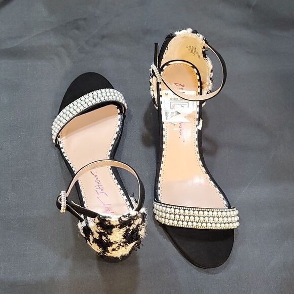 BRAND NEW BETSY JOHNSON LOW BLOCK-HEEL SANDAL - Picture 6 of 14